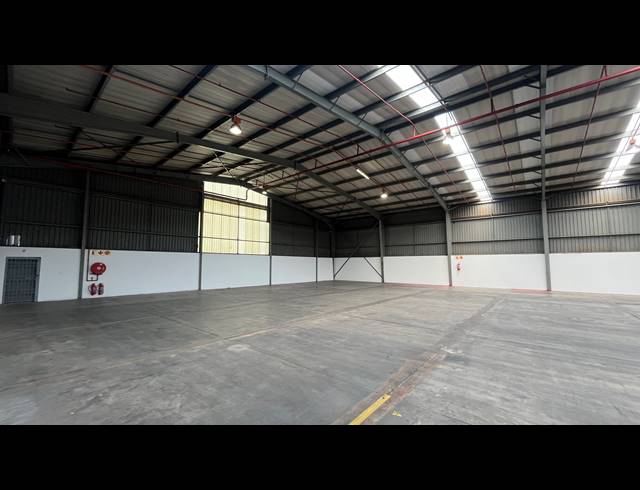 1,584M² WAREHOUSE TO LET IN ISANDO
